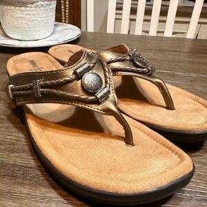 Minnetonka Bronze Leather Thong Sandals Beaded Embellished Size 7 Women's